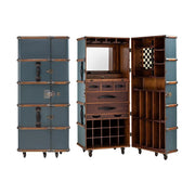 Századfordulós utazási bőröndök stílusában készült, kék és mahagóni színű többfukciós bárszekrény görgőkön.