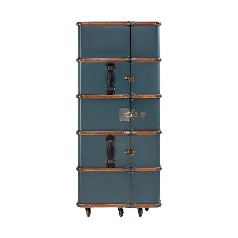 Századfordulós utazási bőröndök stílusában készült, kék és mahagóni színű többfukciós bárszekrény zárt állapotban.