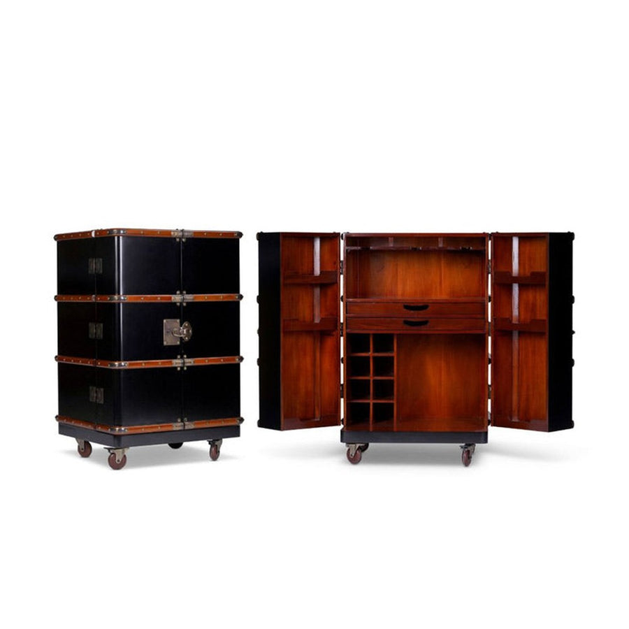Századfordulós utazási bőröndök stílusában készült, fekete és mahagóni színű többfukciós bárszekrény görgőkön.