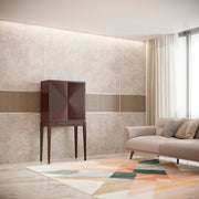 Modern, vintage nappaliban álló art deco stílusú italszekrény.