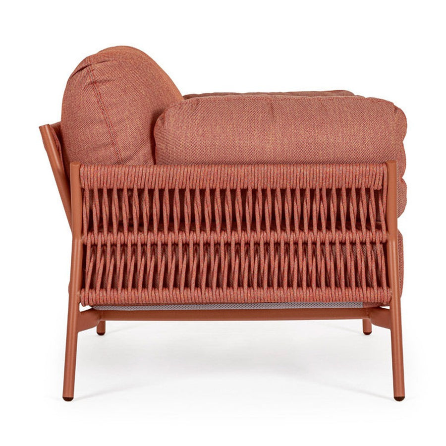 Kortárs stílusú, korallszínű kültéri, kerti fotel.