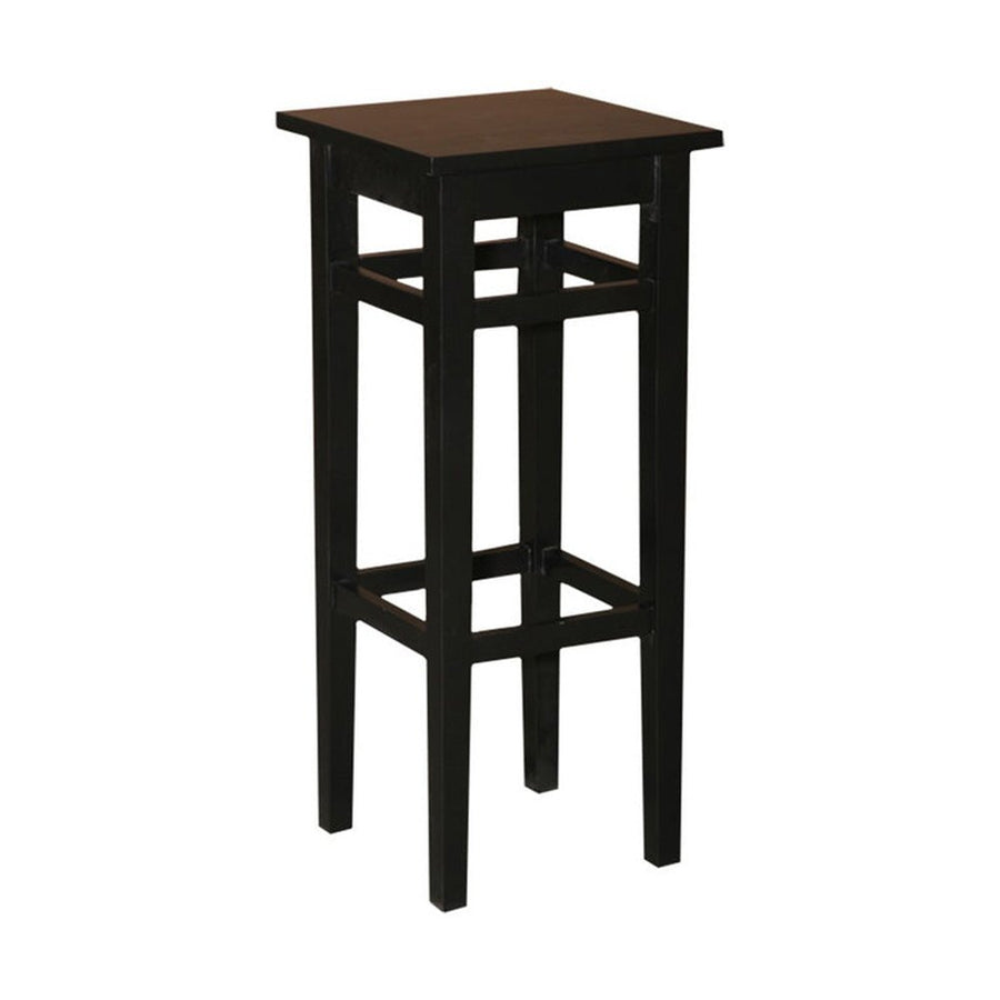 Fenyőfa hokedli-szerű bárszék magasított lábakkal. Színe: fekete.