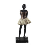 Vintage stílusú balerina figura.