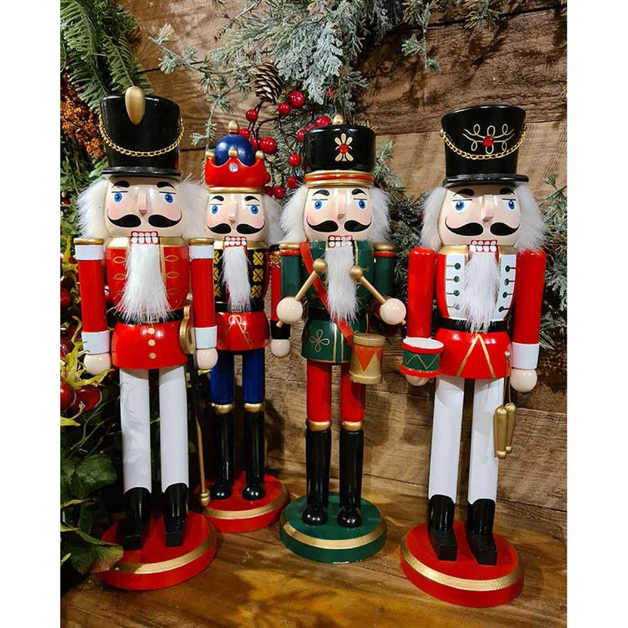 Klasszikus stílusú, fából készült dobos diótörő figura.