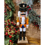 Klasszikus stílusú, fából készült, 45 cm magas diótörő katona.