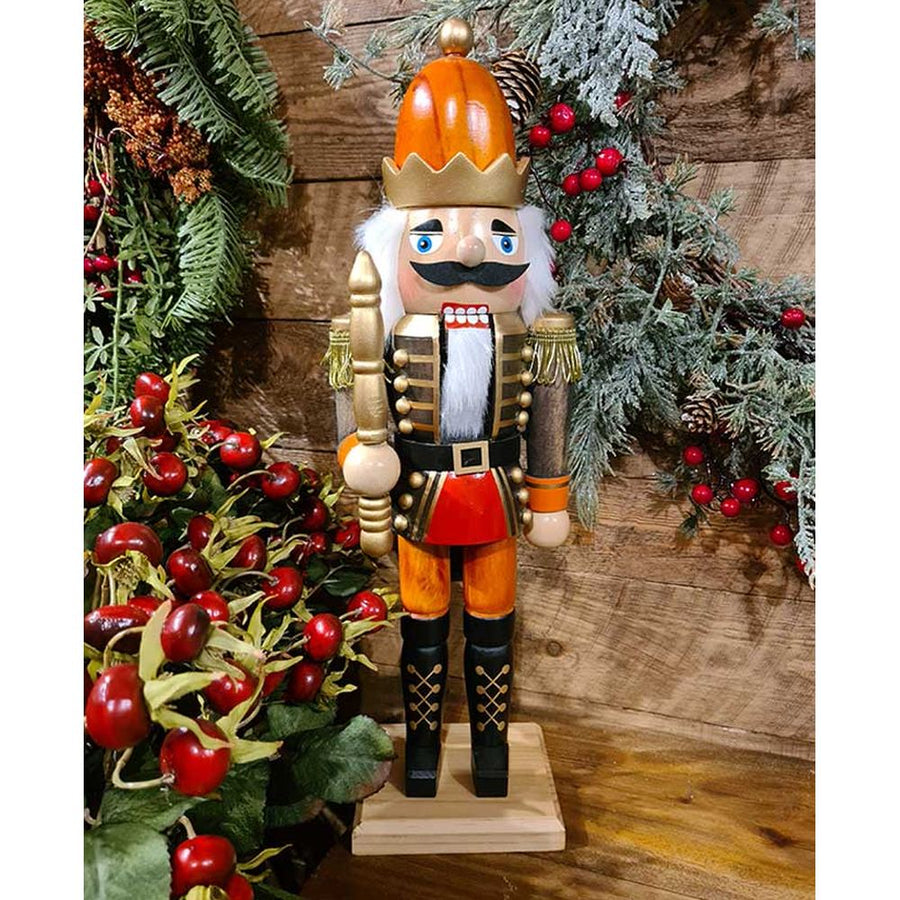 Klasszikus stílusú, fából készült, 45 cm magas diótörő király.