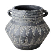 Törzsi stílusú, geometrikus mintákkal díszített, fekete színű, kézműves égetett agyag kaspó.