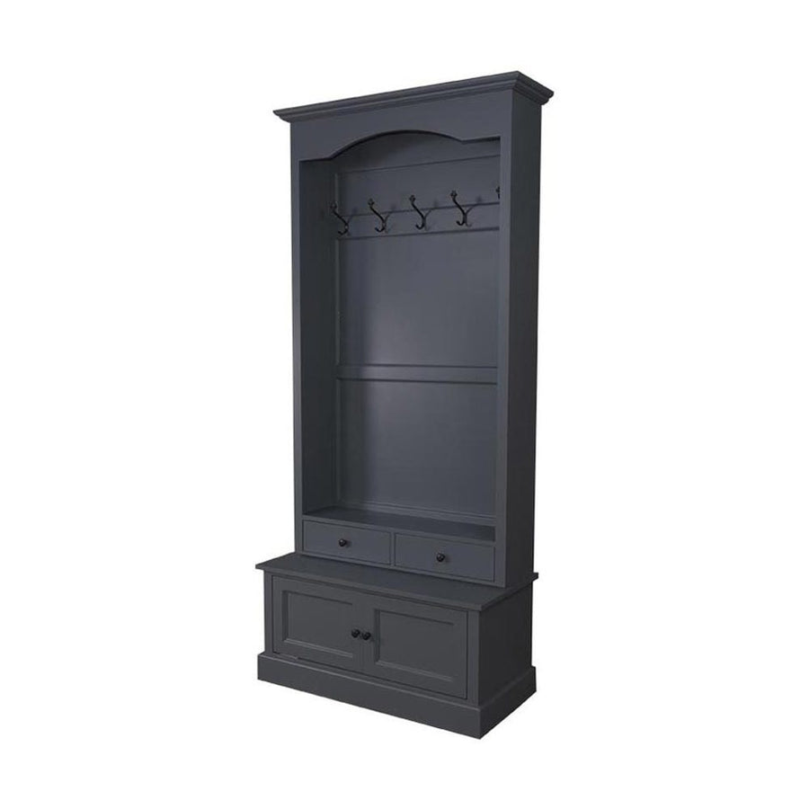 Sötétszürke klasszicizáló előszobafal öt fogassal, két fiókkal és cipősszekrénnyel.