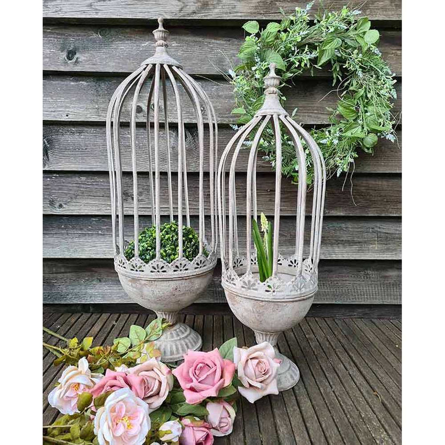 Patinázott felületű fémkaspó szett, melynek alakja a madárkalitkákat idézi