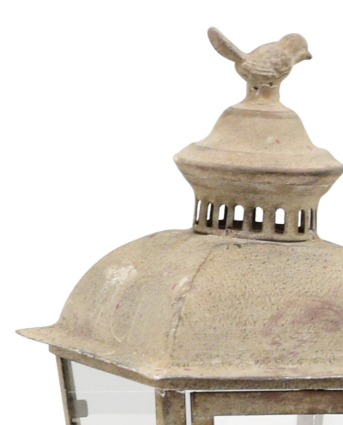 Nagyméretű, antikolt szürke, fém kandeláber fém madárkával díszített íves tetőzete.