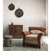 Loft stílusú szobabelső előtérben a Charleston bőrfotellel.