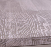 Antikolt krémszínű, tömör fenyőfából készült konyhaszekrény natúr tölgyfa fedlappal.