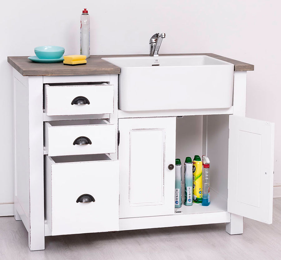 Antikolt fehér színű, tömör fenyőfából készült mosogatőszekrény, mogyoróbarna fedlappal.