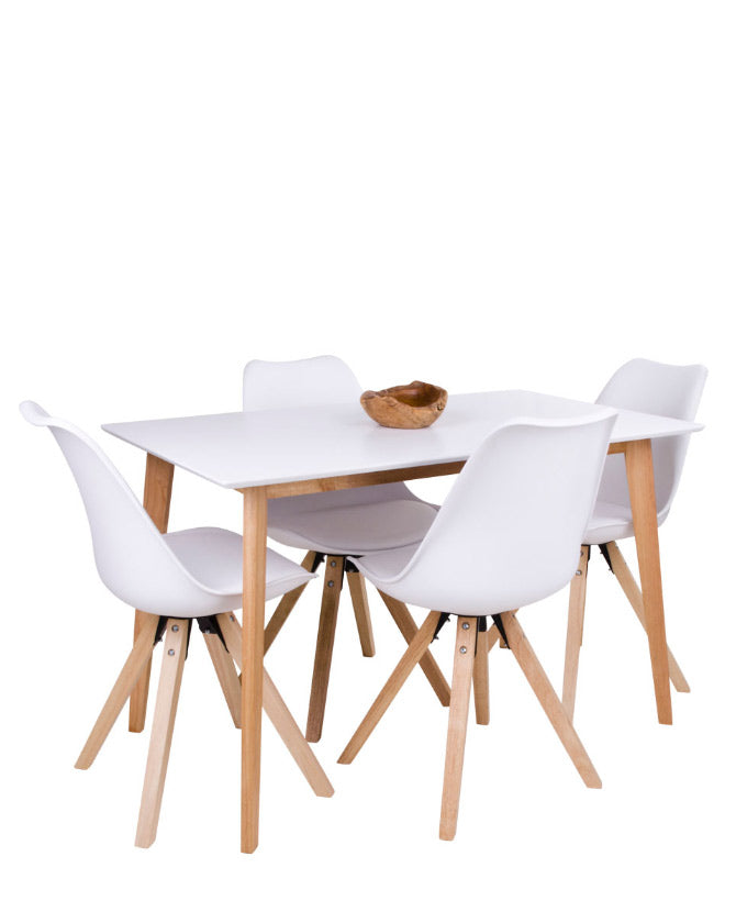 Skandináv stílusú étkezőasztal, natúr színű kaucsukfa lábbakkal és fehér színű MDF asztalappal. 