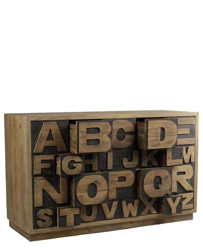 Loft stílusú, fenyőfából készült, 26 fiókos komód, melyeket az angol ábécé betűi díszítenek.
