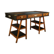 Prémium kategóriás, hársfából készült kapitányi íróasztal fiókokkal és polcokkal.