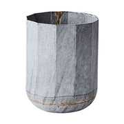 Háromdarabos, vidéki stílusú bádogkaspó szett legkisebb tagja.