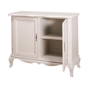 Shabby chic stílusú, fehér színű fenyőfa kisszekrény kétszárnyas ajtóval