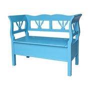 Country stílusú fenyőfa lóca, stilizált tulipán motívumokkal. Színe égszínkék.