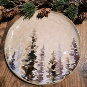Skandináv stílusú, kézműves kerámia desszerttányér, téli fenyőerdő díszítéssel .