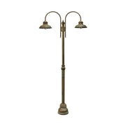 Vintage stílusú, 308 cm magas, két lámpával rendelkező, rézből készült kandeláber üvegbúrával.