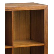 Loft stílusú, mindifából készült moduláris polcrendszer könyvespolc elemének polc részlete.