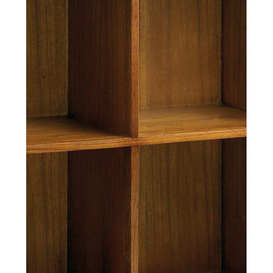 Loft stílusú, mindifából készült moduláris polcrendszer könyvespolc elemének polc részlete.