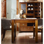 Loft stílusú étkező a Star kollekció bútoraival berendezve.