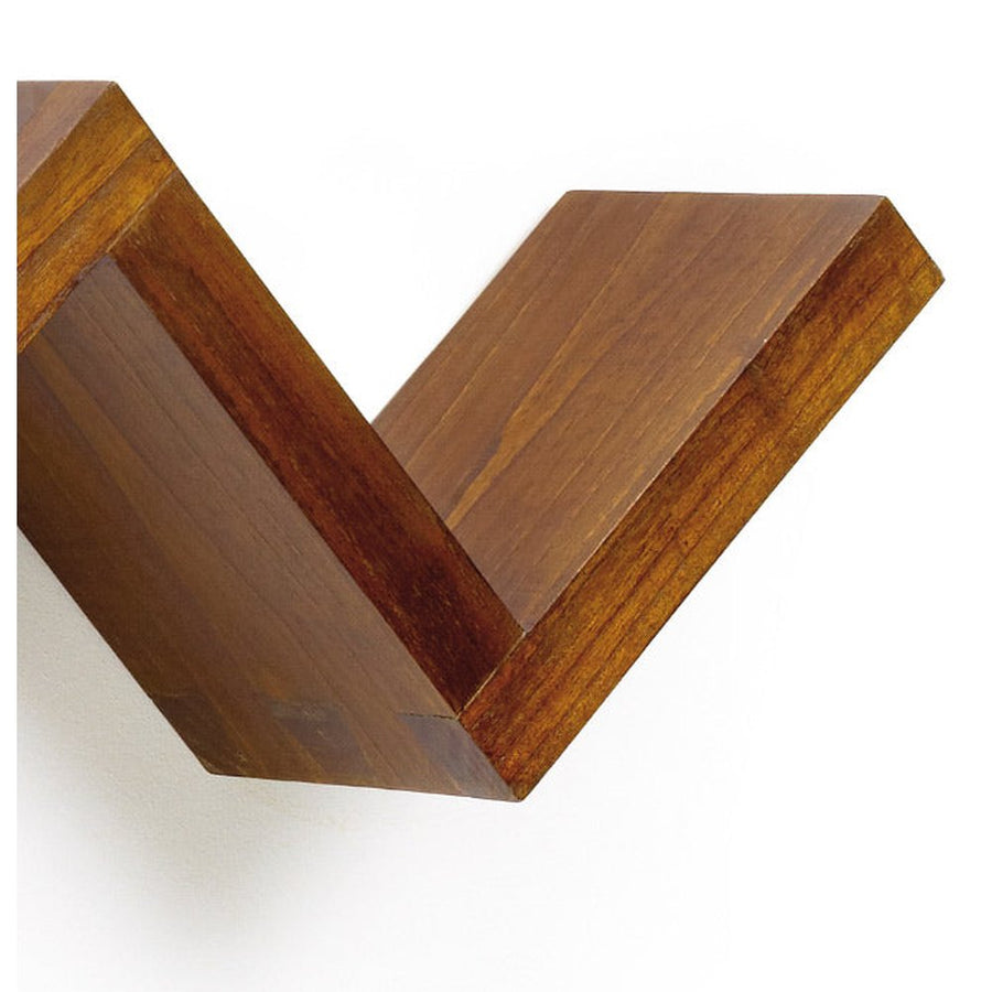 Loft stílusú, mindifából készült, lépcsőzetes kialakítású falipolc részlete.