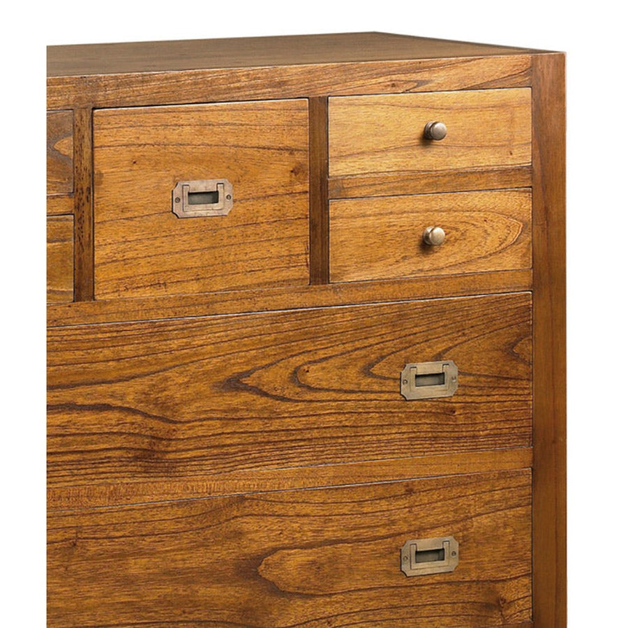 Loft stílusú, mindifából készült, kézműves tömörfa komód fiók részlete.