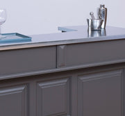 Tömör fenyőfából készült, szürke színű dekoratív bárpult cink fedalappal.