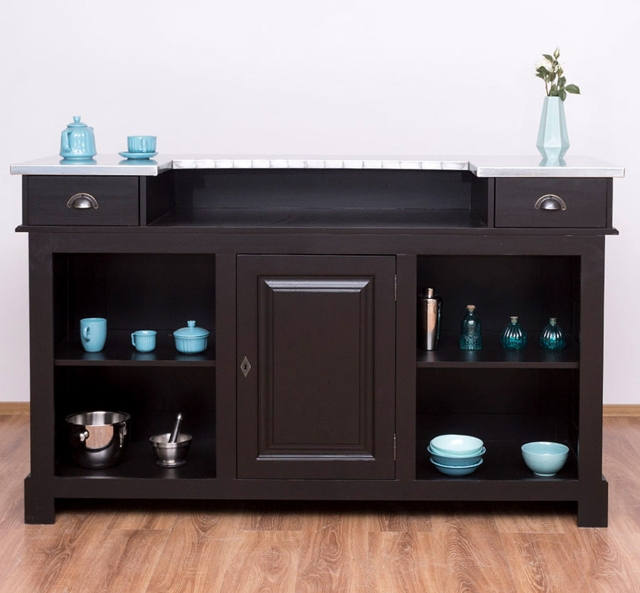 Tömör fenyőfából készült, fekete színű dekoratív bárpult cink fedalappal.