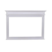 Country stílusú fenyőfakeretes tükör, klasszicizáló faragásokkal. Antikolt fehér színű.