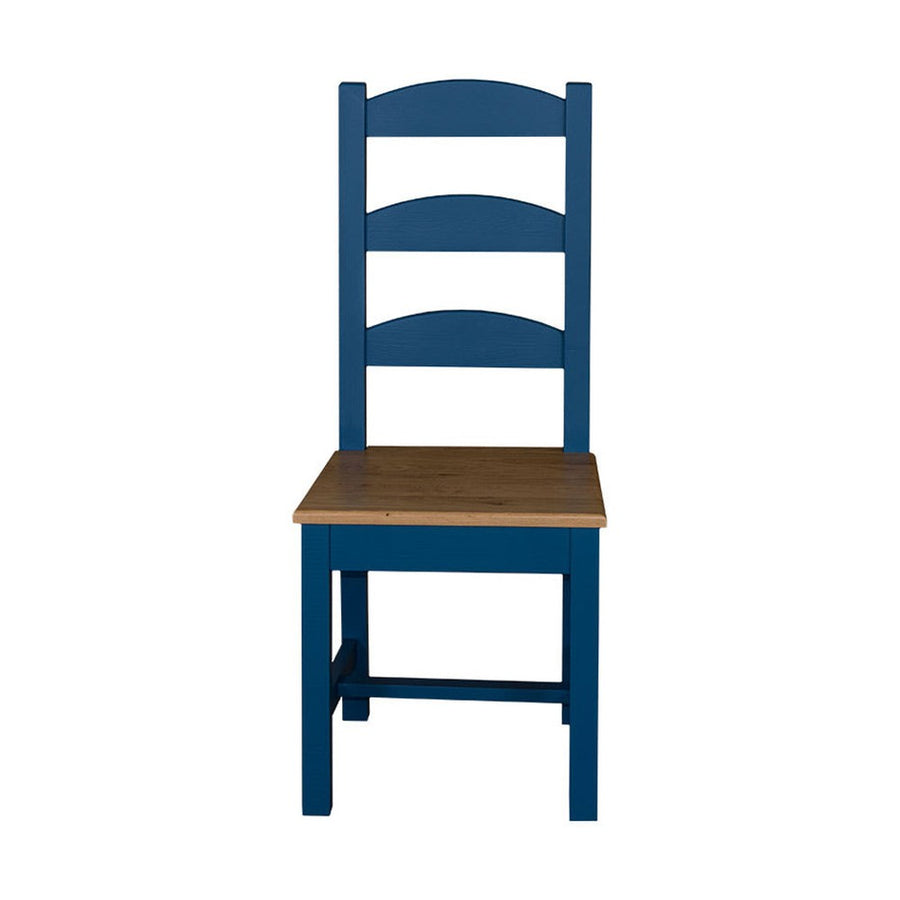 Tengerészkék színű, festett fenyőfa étkezőszék, natúr tölgyfa ülőlappal.