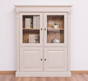 Fenyőfából készült vitrines könyvszekrény. Festett és waxolt, krémszínű és natúr barna.