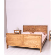 160 x 200 centiméteres, fenyőfából készült franciaágy ágykeret. Viaszolt, natúr színű.