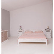 180 x 200 centiméteres, fenyőfából készült franciaágy ágykeret. Festett, fehér színű.