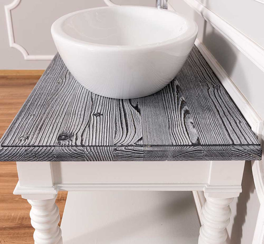 Fehér és mélycsiszolt szürke színű, klasszikus stílusú, nyitott polcos mosdószekrény.