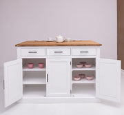 Fenyőfa konyhasziget reggelizőpulttal. Fehér és natúr színű.