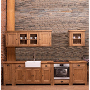 Hat elemes fenyőfa konyhaszekrény tölgyfalappal, beépített kerámia kagylóval és csapteleppel.