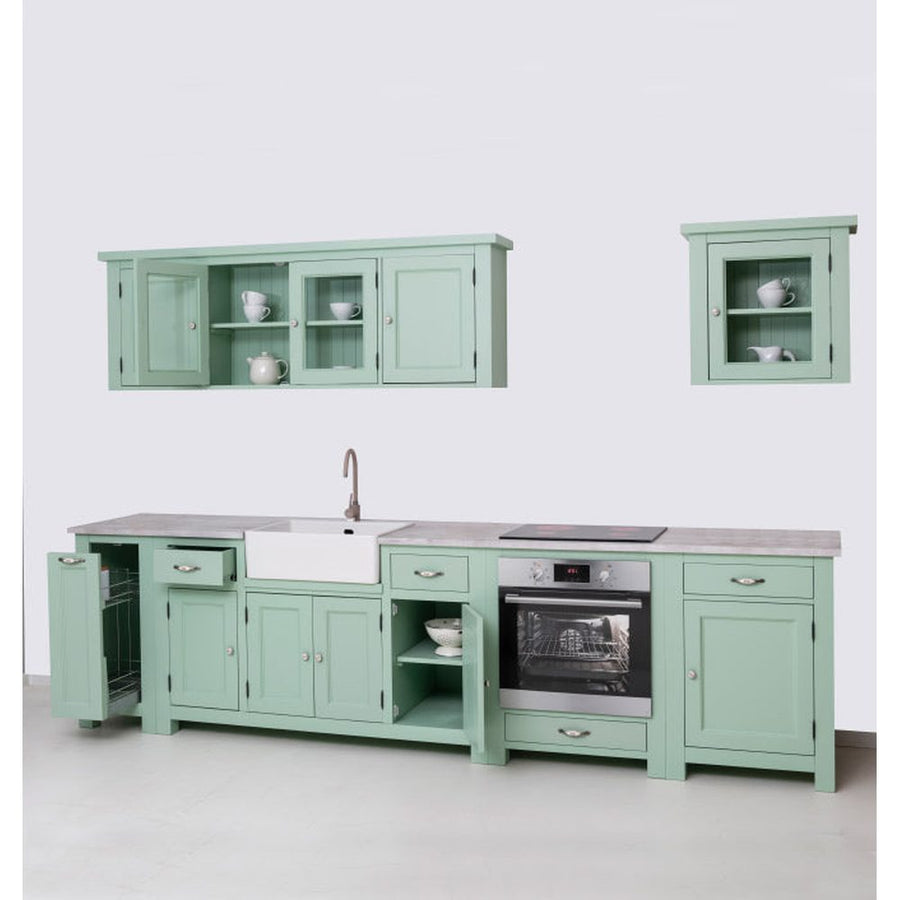 Hat elemes fenyőfa konyhaszekrény tölgyfalappal, beépített kerámia kagylóval és csapteleppel.