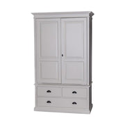 Fenyőfa gardróbszekrény kétszárnyas, kazettás ajtóval, két kisebb valamint egy nagy fiókkal. Színe törtfehér.