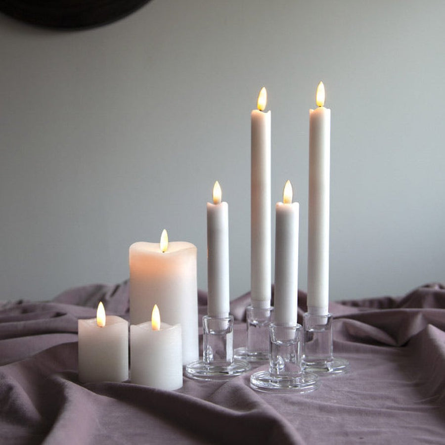 2 darabos, valódi viaszból készült, fehér színű LED gyertya-szett.