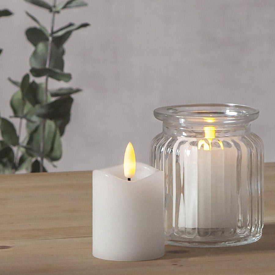 2 darabos, valódi viaszból készült, fehér színű LED gyertya-szett.
