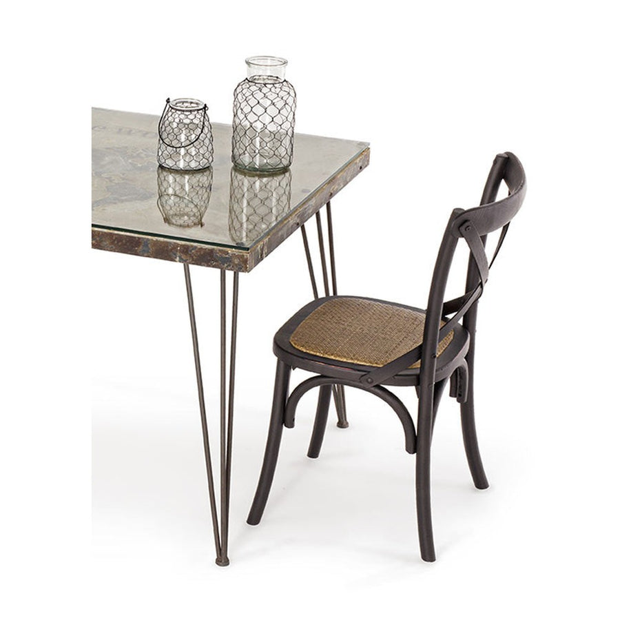 Fekete színű, thonet jelleg étkezőszék.