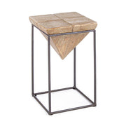 Skandináv stílusú, fenyőfából és fémből készült ülőke.