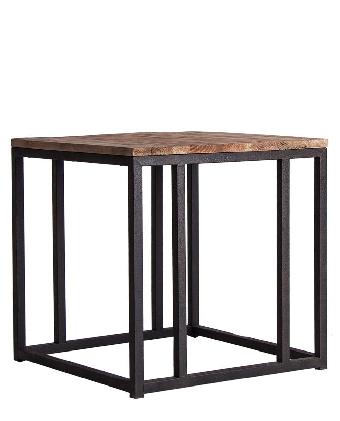 Loft stílusú, fémvázas dohányzóasztal újrahasznosított fenyőfa asztallappal.