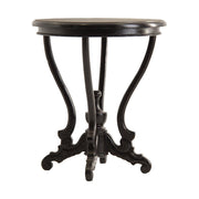 Koloniál stílusú, mahagóni fából készült dekoratív kisasztal.