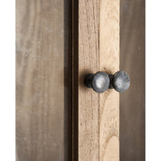 Az elemeknek köszönhetően egy újabb szekrénymodullal tetszőlegesen bővíthető a bútor.