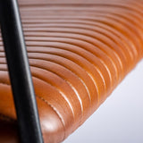 Loft stílusú, fémből és valódi bőrből készült, 135 cm hosszú pad.
